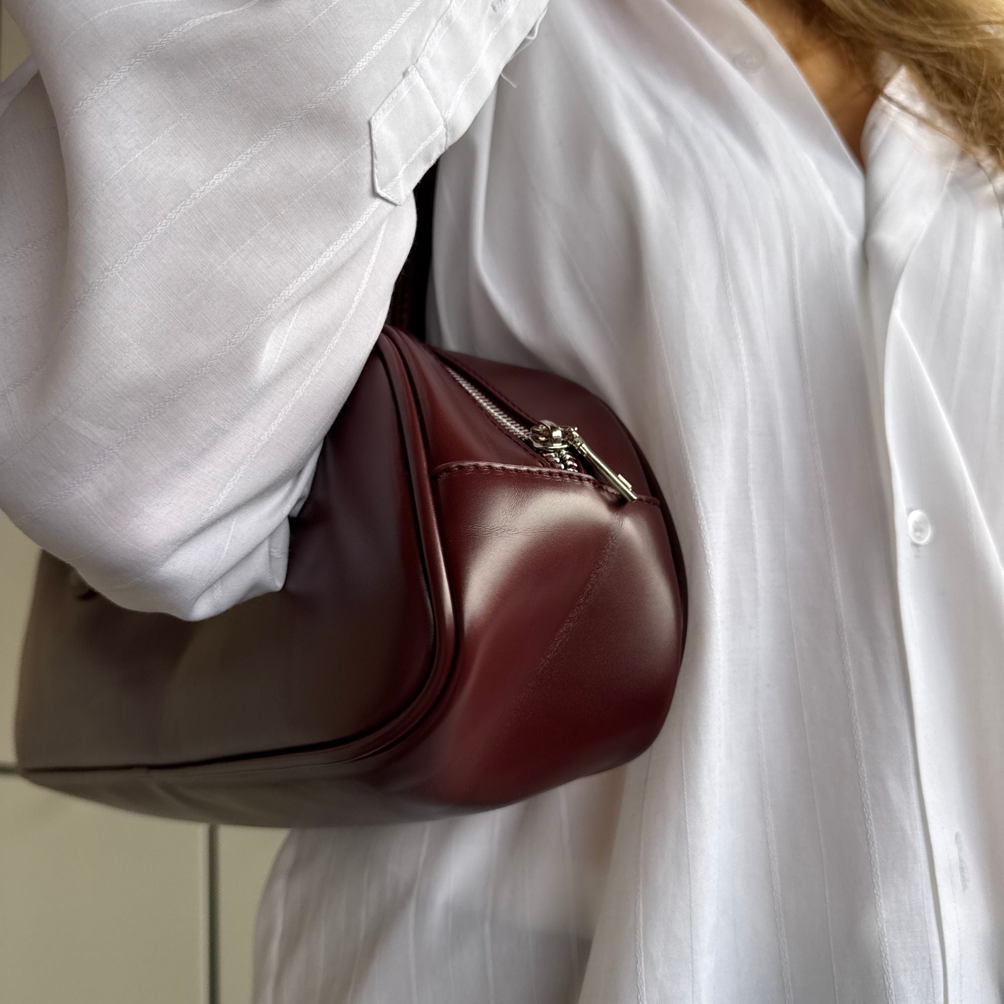 Vivienne Barrel Bag Wine